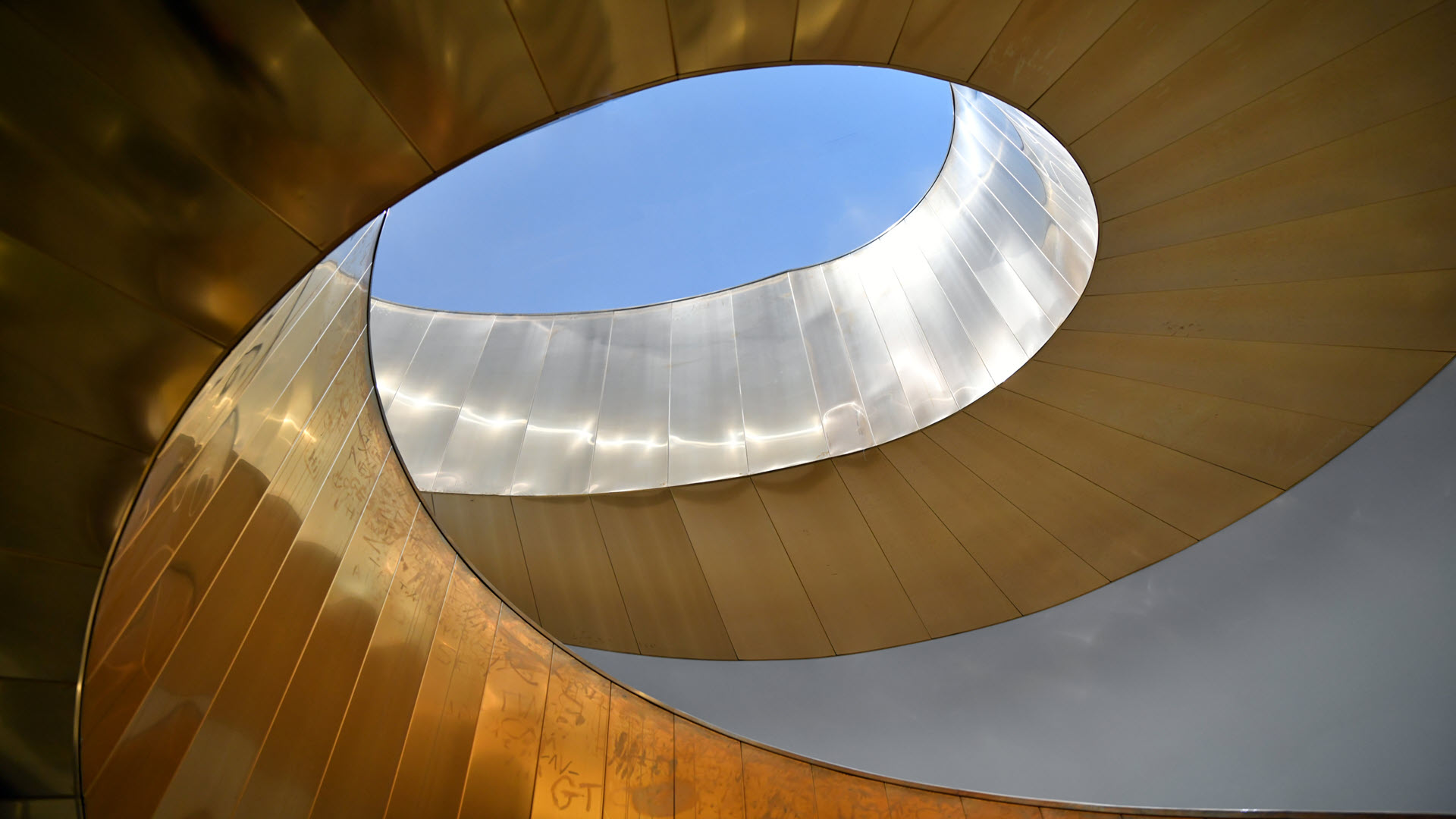 3 tax-efficient ETF strategies to use at year-end