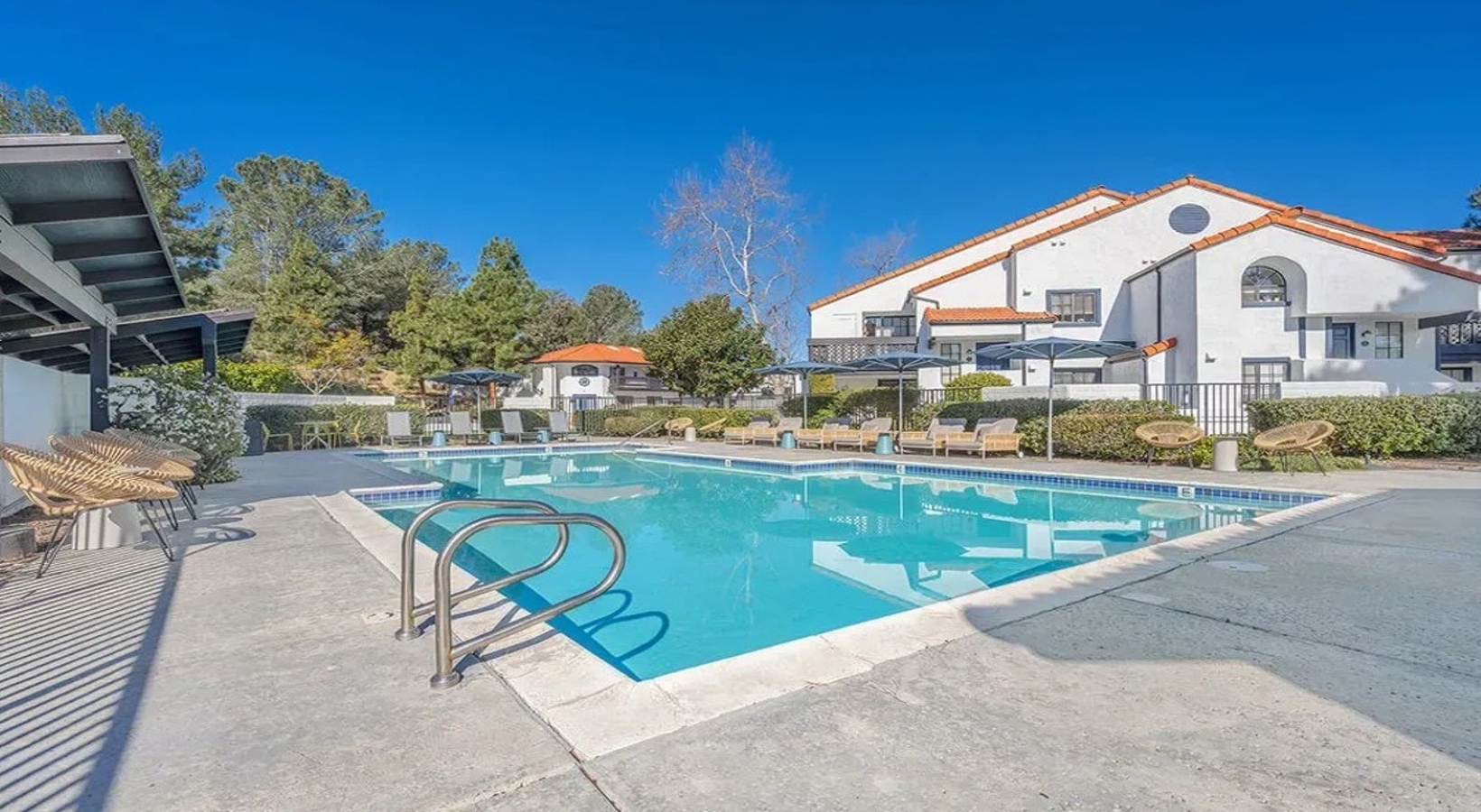 resort-at-encinitas-hero1