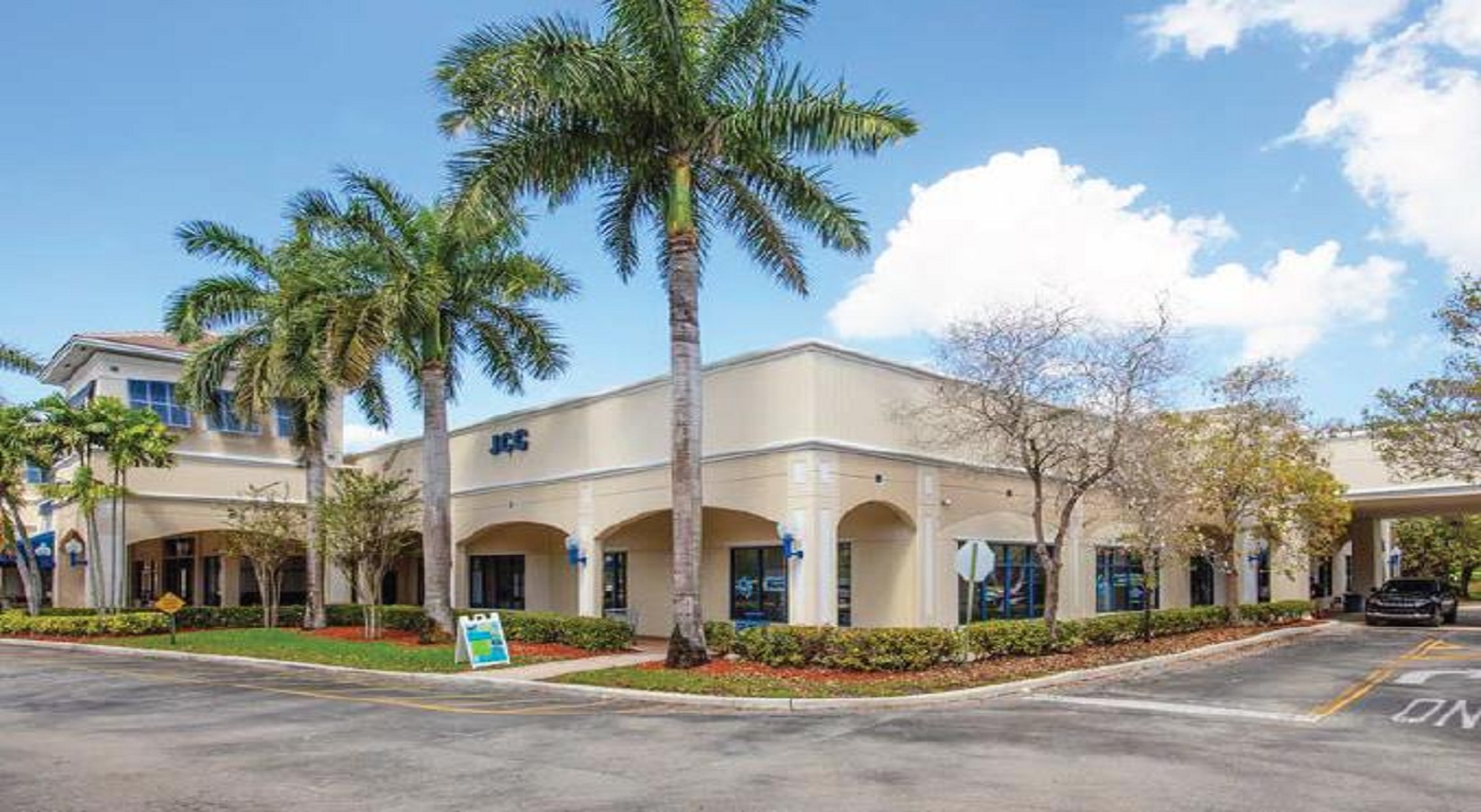 shoppes-at-heron-lakes-2