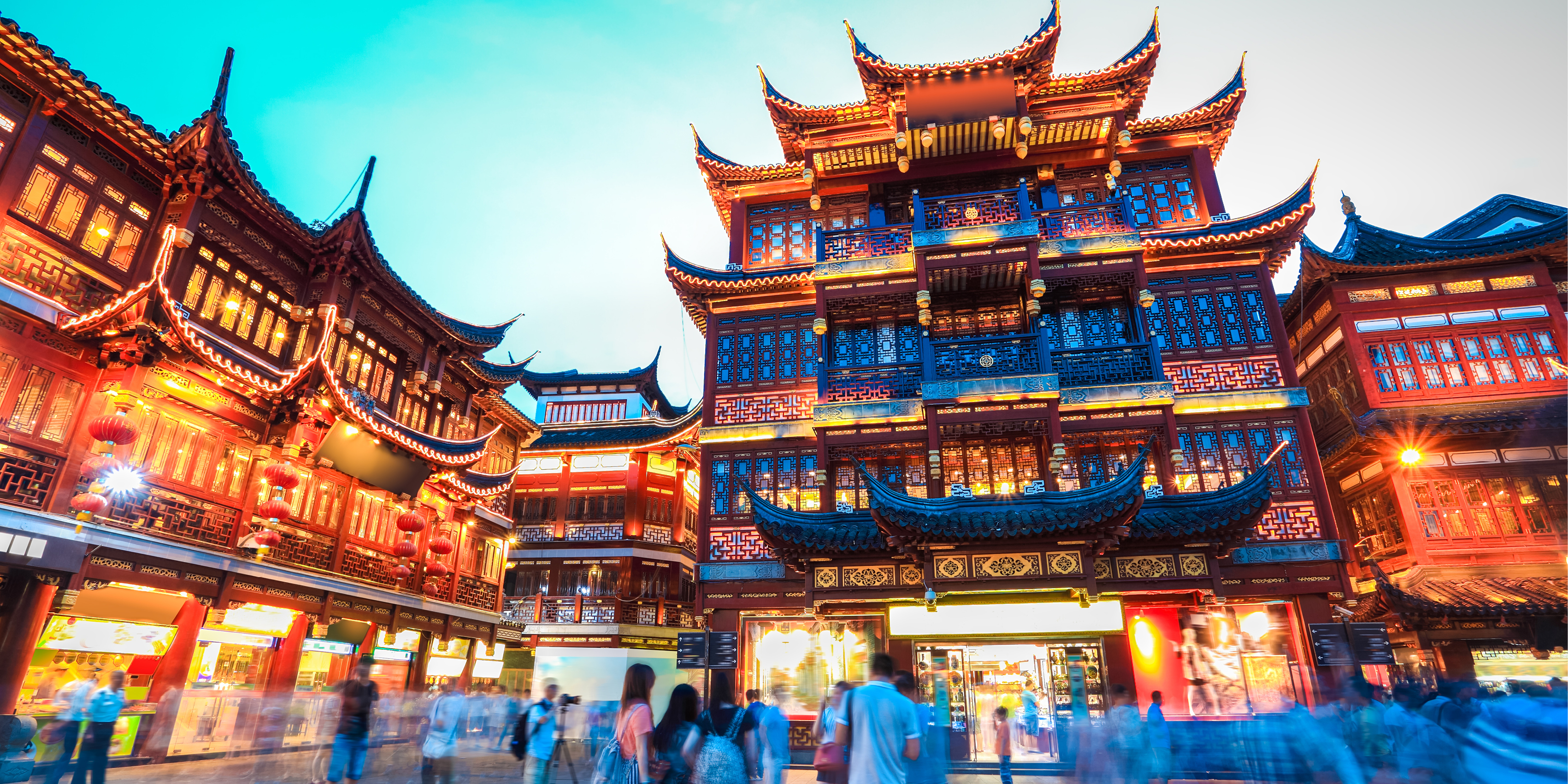 Chinese temples in Yuyuan Gardens, Shanghai lit up at night