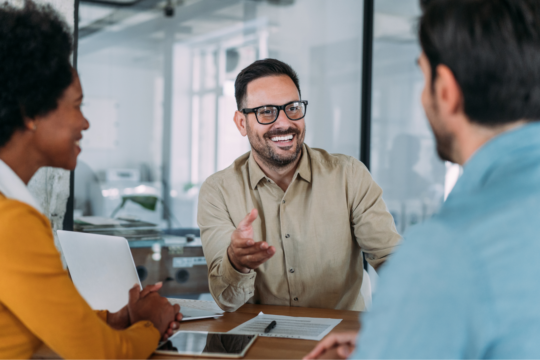 A client and advisor having a conversation