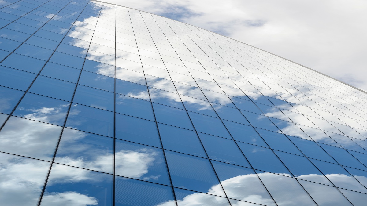 Balancing hawkish central banks against resilient economic growth